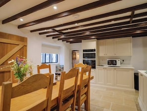 Cottage | Tempat makan