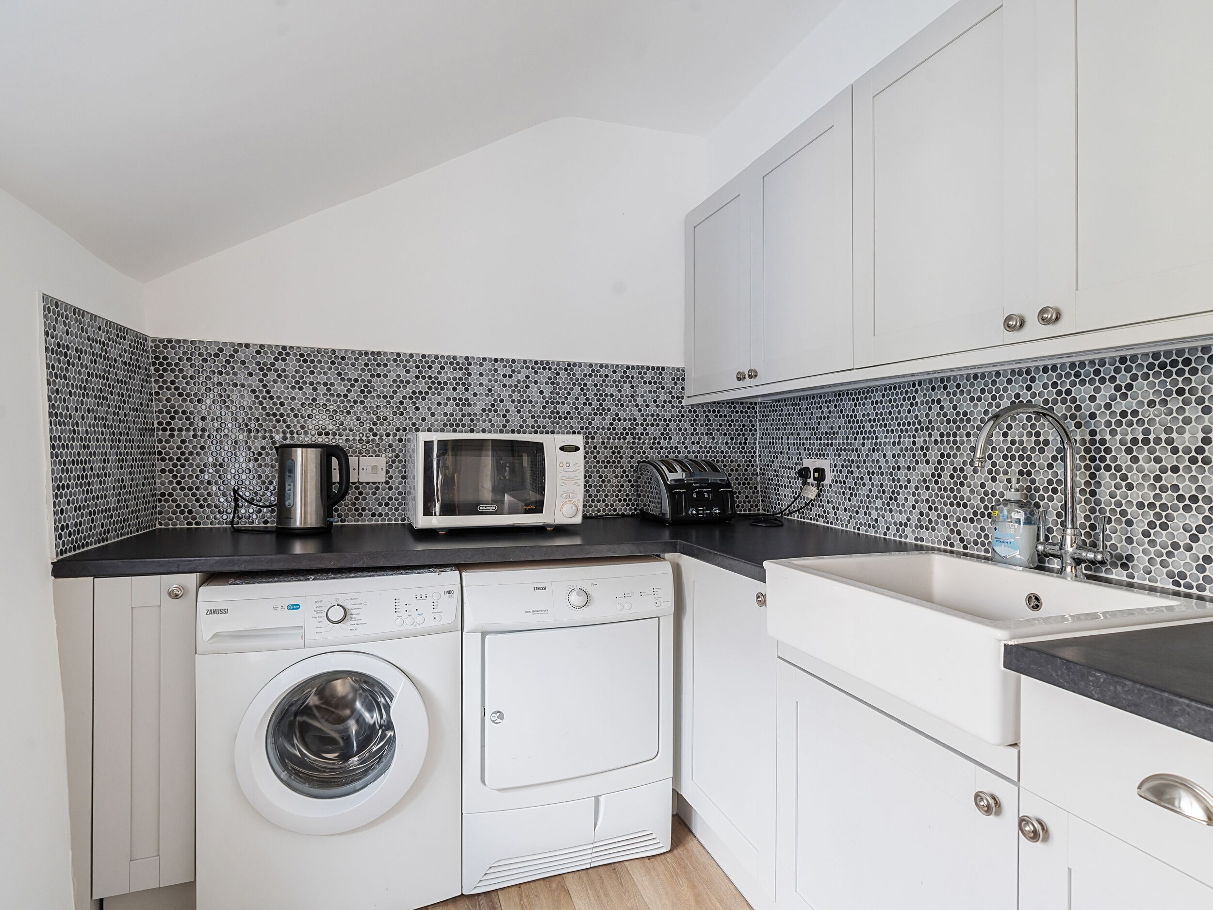 Máy rửa bát, dụng cụ nấu nướng/bát dĩa/dao nĩa 