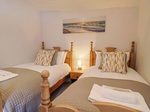 Cottage | 4 bedrooms, individually decorated, individually furnished, free WiFi - Bridge Cottage (Bridport)