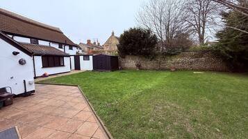 Khuôn viên nơi lưu trú