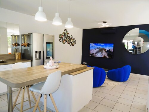 Seaside escape, apartment with pool