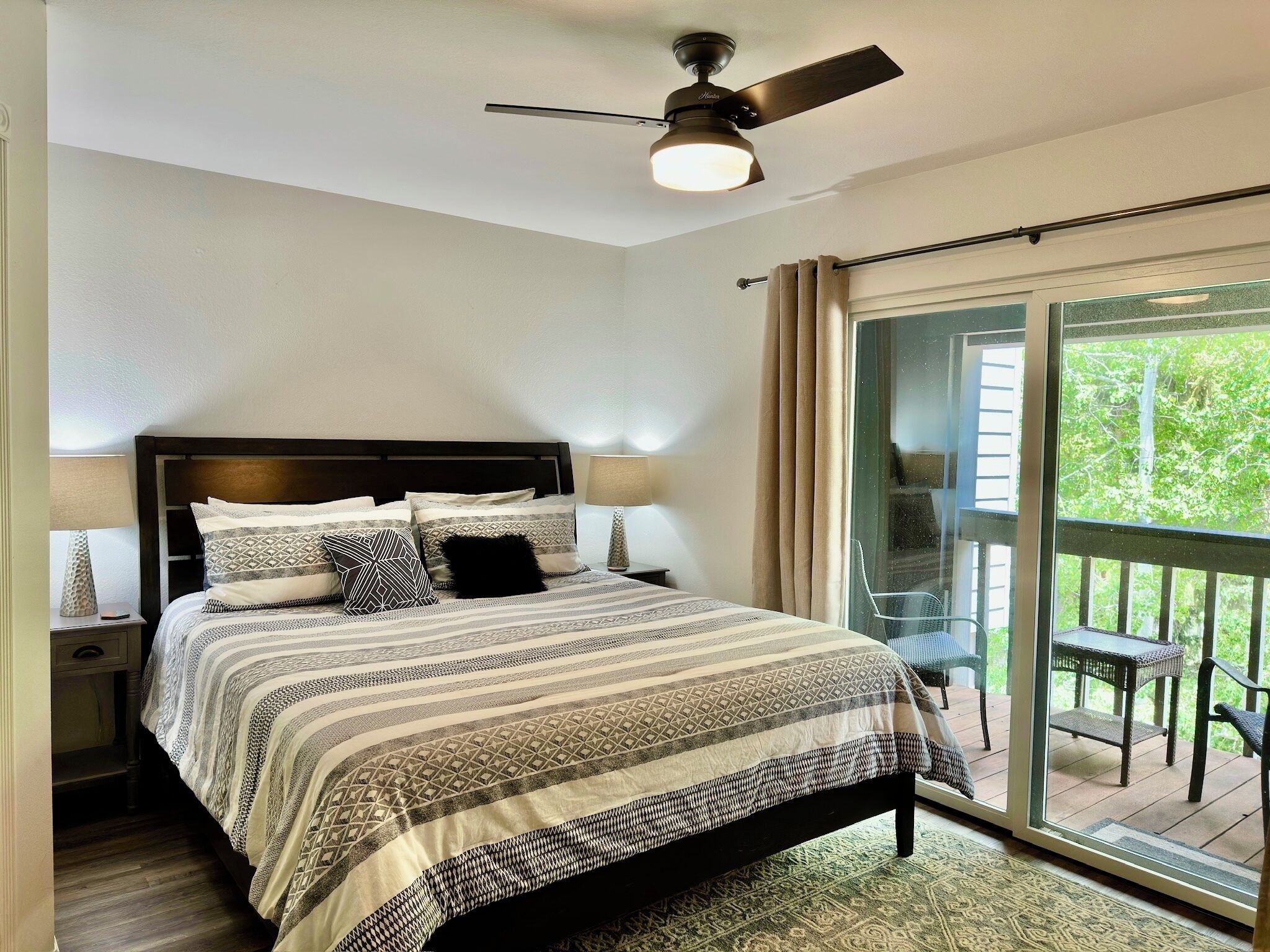 2 bedrooms, iron/ironing board, internet, bed sheets