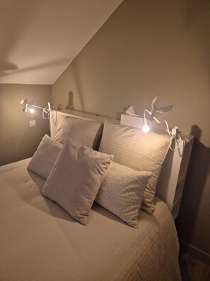 2 bedrooms, iron/ironing board, internet, bed sheets - Superb 3-star gîte, parking space in front of the gîte. Pets welcome! (Bayeux)