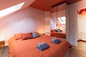 2 bedrooms, iron/ironing board, internet, bed sheets - Superb 3-star gîte, parking space in front of the gîte. Pets welcome! (Bayeux)