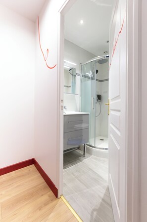 Hair dryer, towels, toilet paper - Superb 3-star gîte, parking space in front of the gîte. Pets welcome! (Bayeux)