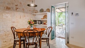Dining - Historic Trulli with Panoramic Pool & Sea View (Selva di Fasano)