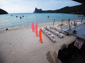 Beach - Slinky Hostel (Ko Phi Phi)
