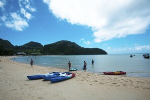 Unclassified image, 4 of 63, button - Slinky Hostel (Ko Phi Phi)