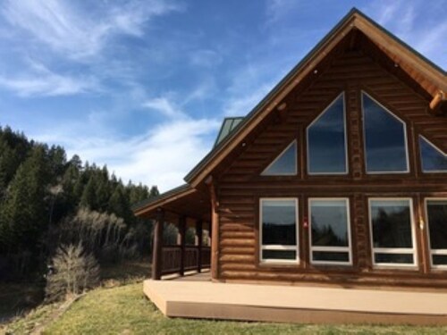 Aspen Ridge - Scenic Mountain Cabin Retreat that Borders Caribou National Forest