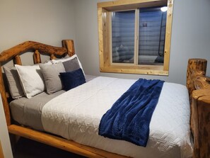 6 bedrooms, iron/ironing board, free WiFi, bed sheets