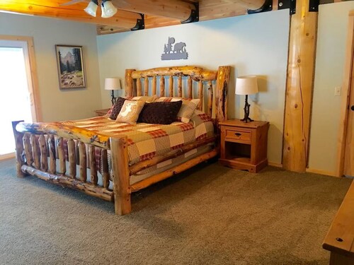 Aspen Ridge - Scenic Mountain Cabin Retreat that Borders Caribou National Forest