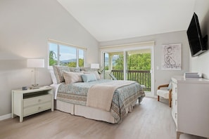2 bedrooms, iron/ironing board, WiFi, bed sheets - Montecito Penthouse, 2 + 2, walk to Butterfly Beach & Coast Village Road (Montecito)