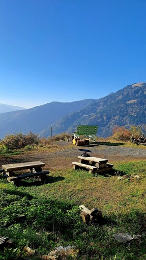 Outdoor dining - House of the stars (Lombardia)