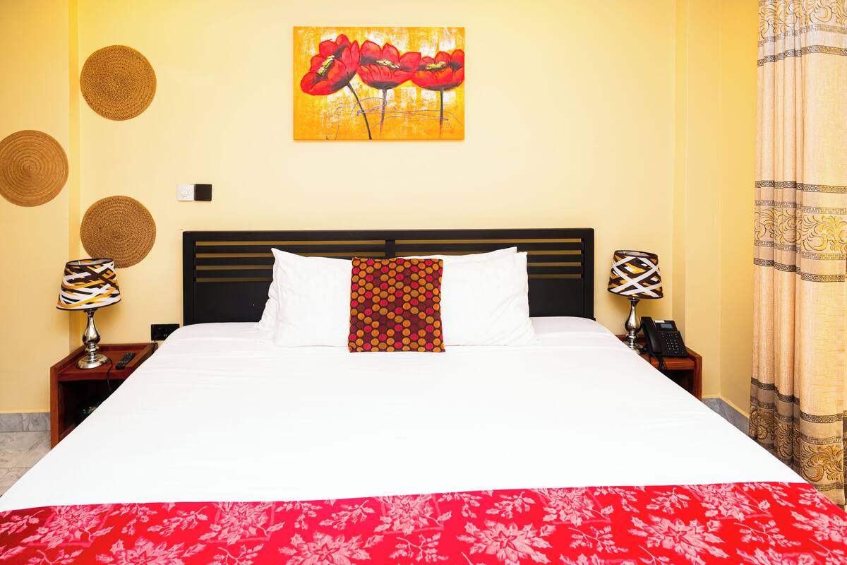 Deluxe Room, Balcony, Mountain View | Meja, ruang kerja komputer riba, Wi-fi percuma 