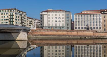 River and Tower Pisa. Apartment in the heart of the Lungarni near Leaning Tower