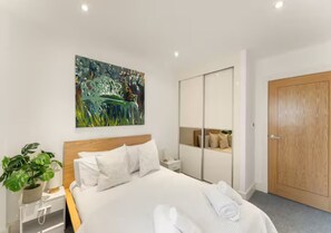 2 chambres, fer et planche à repasser, Wi-Fi gratuit, draps fournis