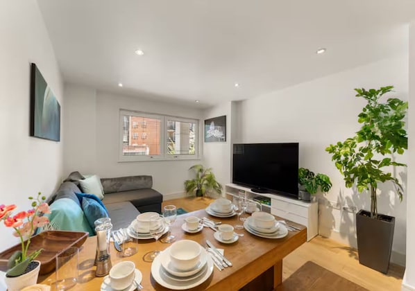 TV - Lovely, spacious 2BR Apartment central Kingston - Pass the Keys (Kingston-upon-Thames)