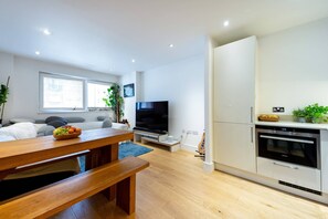 Interior - Lovely, spacious 2BR Apartment central Kingston - Pass the Keys (Kingston-upon-Thames)