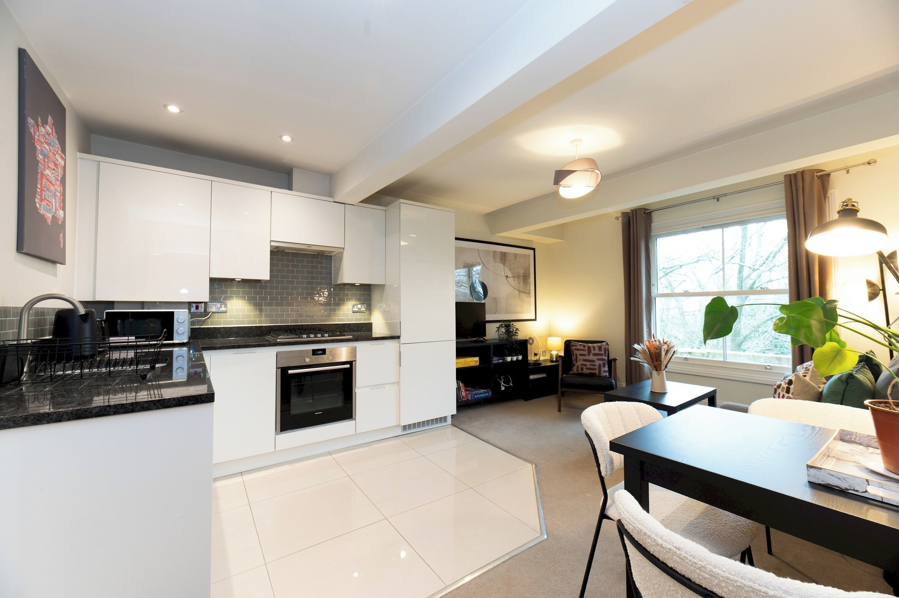 Coffee/tea maker, fridge, oven, dishwasher