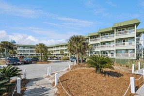 Exterior - 1BR Beach Front Condo on Isle of Palms! (Isle Of Palms)