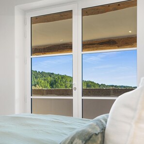5 bedrooms, iron/ironing board, WiFi, bed sheets - Domaine Arterra | Private 5-ha Estate, Pool & Tennis Court (Lauris)