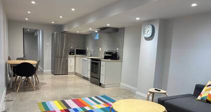 Queen Street West 1BdR Apt - Ossington - Trinity Bellwoods