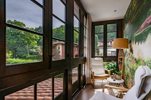 Holiday Home 'El Reinazu' with Mountain Views, Private Terrace and Wi-Fi