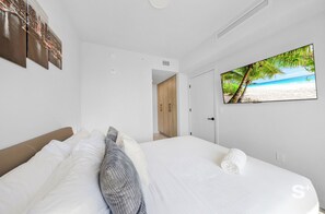 Apartment, Balcony, City View - Downtown Miami Luxury Condo - City Views (Miami)