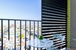Executive Suite, City View | Balcony - Arena Calzada (Monterrey)