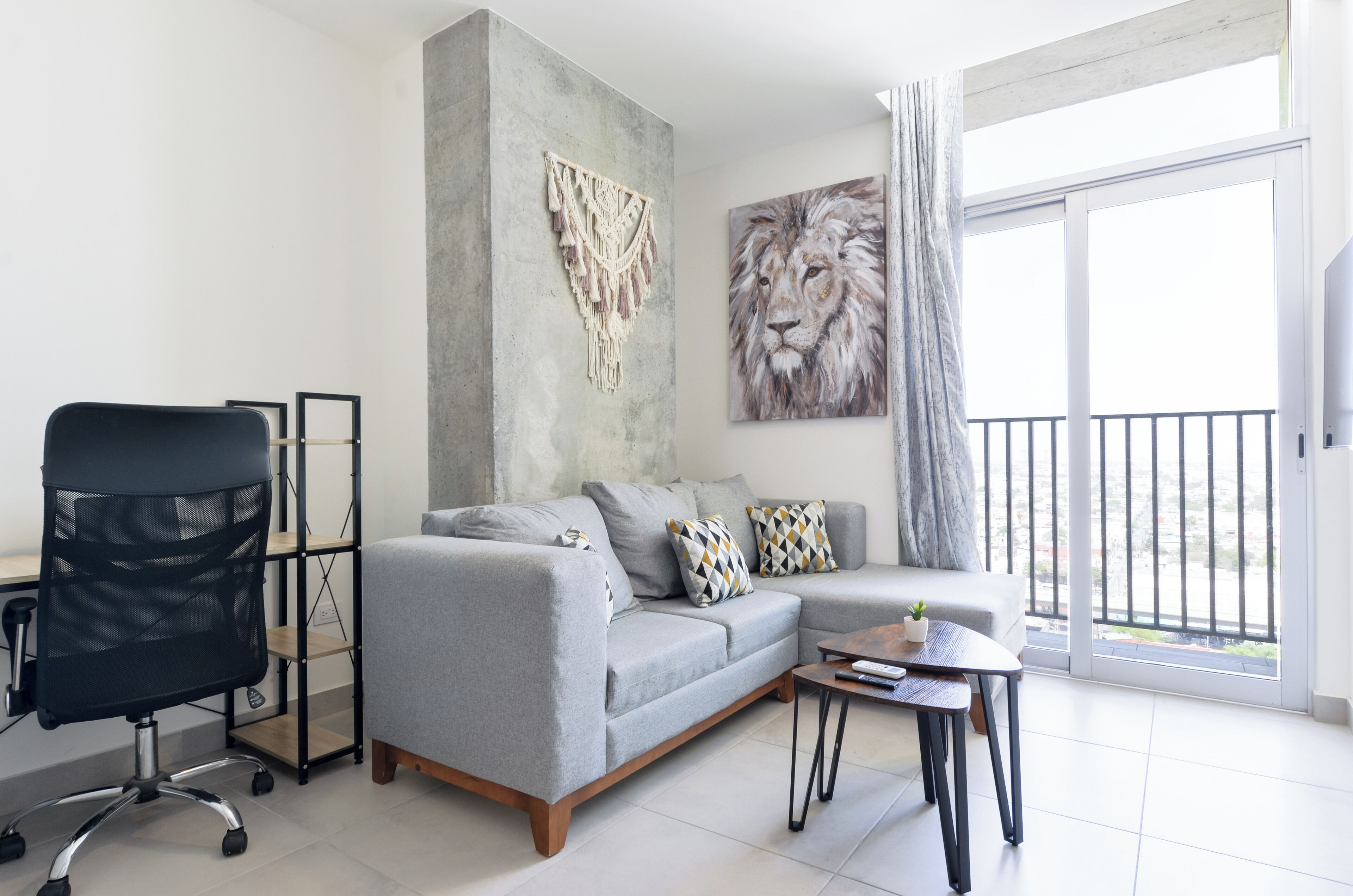 經典套房, 城市景觀 | 起居區 | 智慧型電視