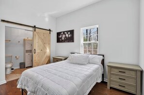 2 habitaciones, tabla de planchar con plancha, wifi y ropa de cama 
