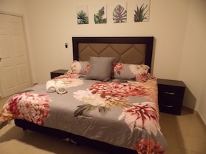 2 bedrooms, iron/ironing board, free WiFi
