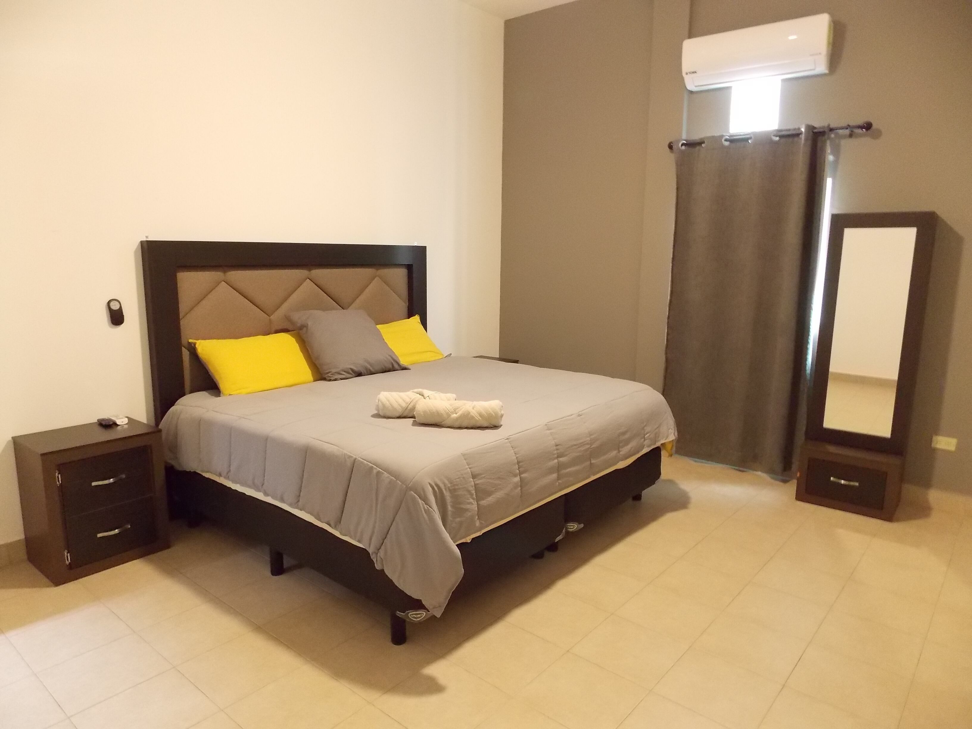 Iron/ironing board, WiFi