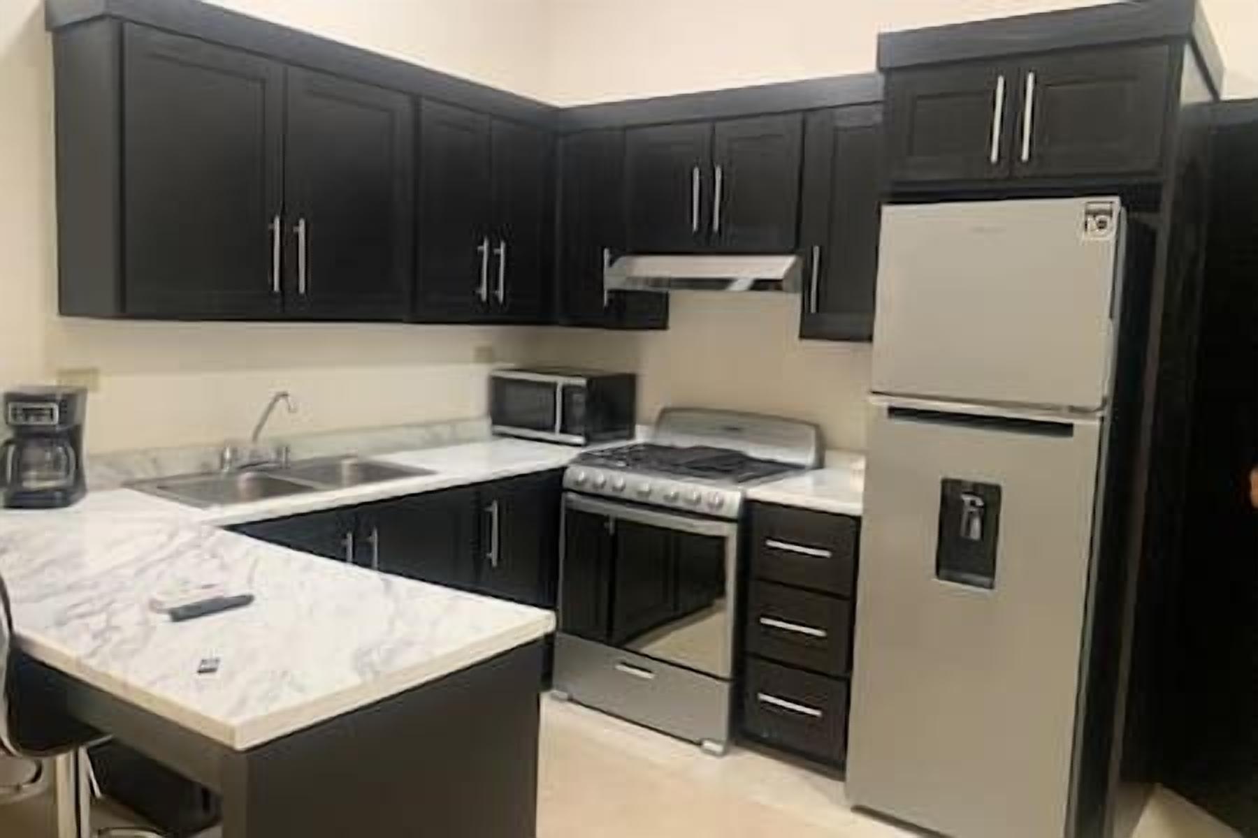 Cookware/dishes/utensils