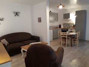 Unclassified image, 5 of 25, button - Gite Cocon & Balneo, near Beauval Zoo and Loire Valley Castles (Selles-sur-Cher)