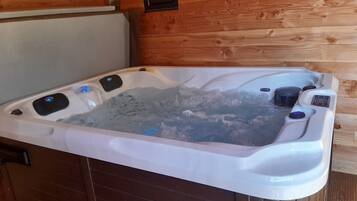 Tina de hidromasaje interior