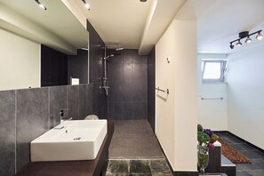 Shower, hair dryer, towels - Hedera Estate, Villa Hedera XXII (Zaton Mali)