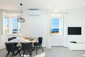 Dining - Hedera Estate, House Hedera III (Orasac)