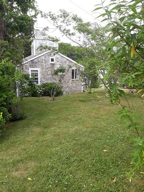 Property grounds - Wonderful 2-bedroom cottage with AC and Heat in charming Orleans, MA! (Orleans)