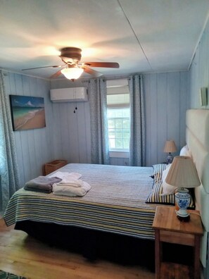 2 bedrooms, iron/ironing board, WiFi, bed sheets - Wonderful 2-bedroom cottage with AC and Heat in charming Orleans, MA! (Orleans)