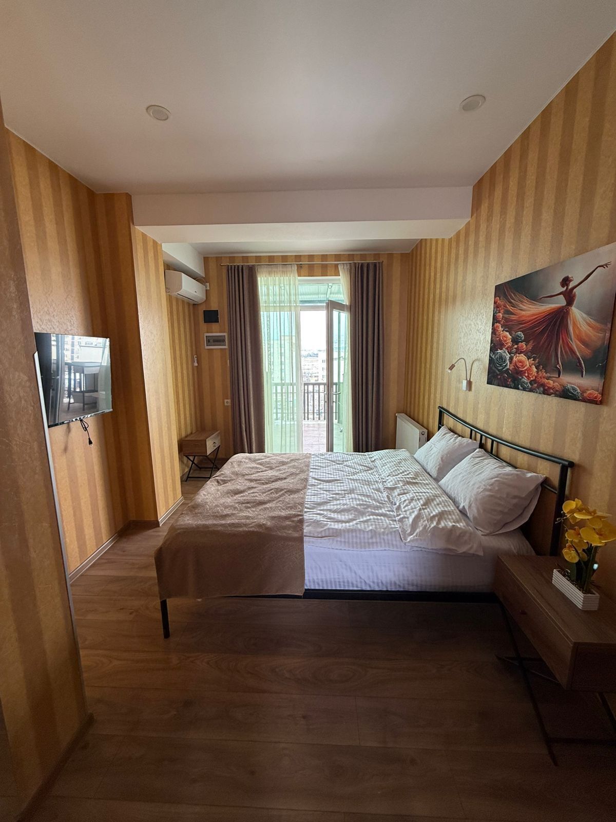 Luxury Apartment, Balcony, City View | Free WiFi