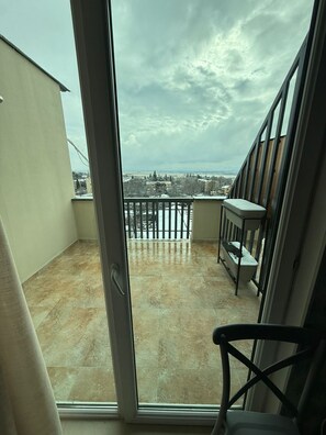 ลักซ์ชัวรี่อพาร์ทเมนท์, ระเบียง, วิวเมือง | ภายใน