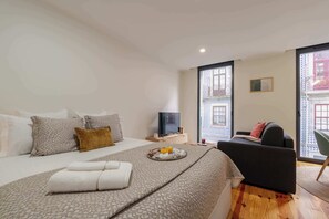 1 chambre, fer et planche à repasser, lit parapluie, Wi-Fi