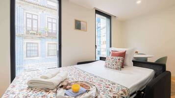 1 bedroom, iron/ironing board, travel crib, WiFi