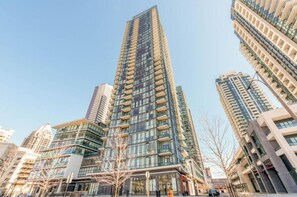 Exterior - PlanURstay - Amazing 2BR & 2BTH - Near Square One Mall-125 (Mississauga)
