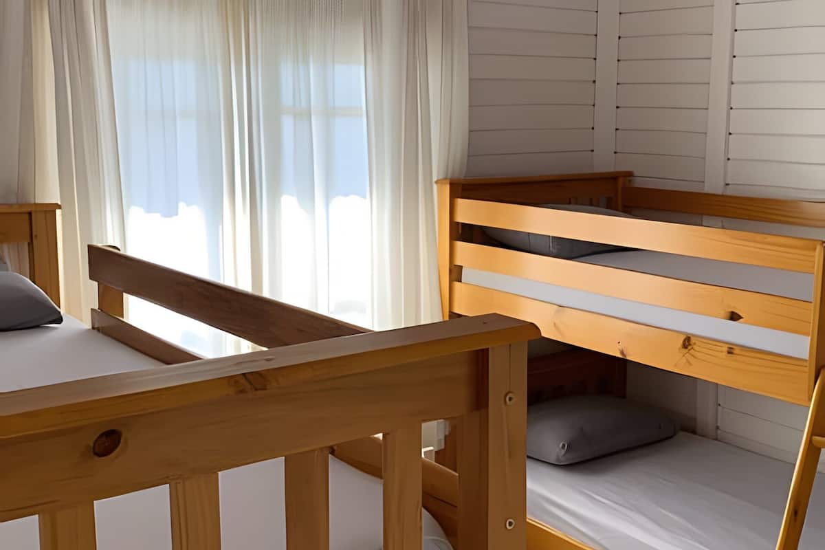 Comfort Single Room | Premium bedding, free WiFi, bed sheets