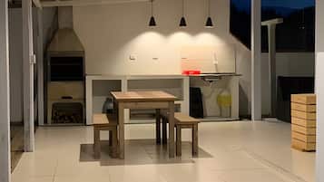 Área de parrillas y picnic