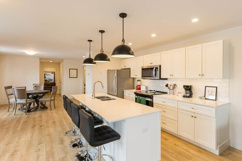 Modern Condo at The Churchill