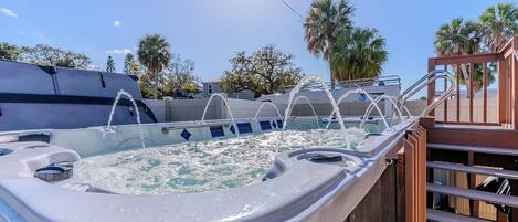 Bain à remous extérieur