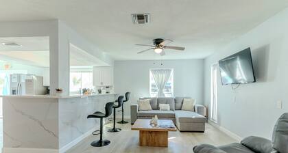 Paradise by the Gulf - Unit A - 460 steps to the beach - private swim spa home.